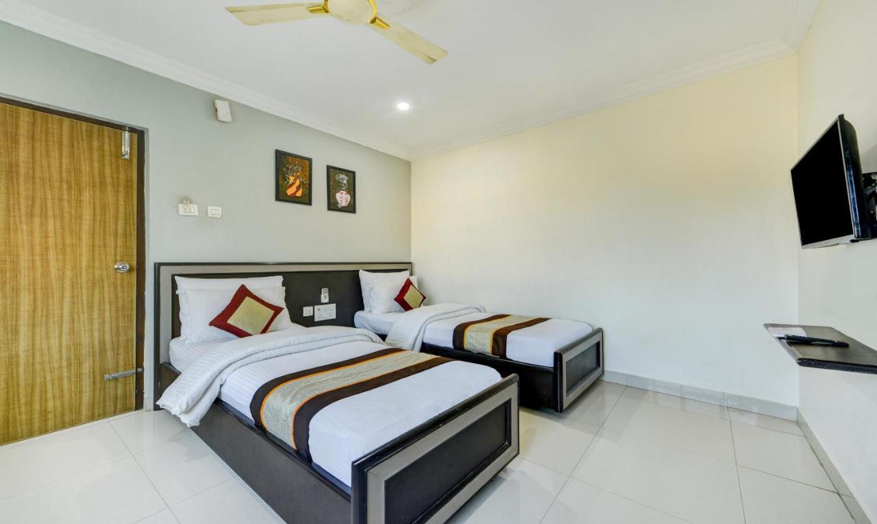Hotel Salbala - Near Airport Ченнаї Екстер'єр фото